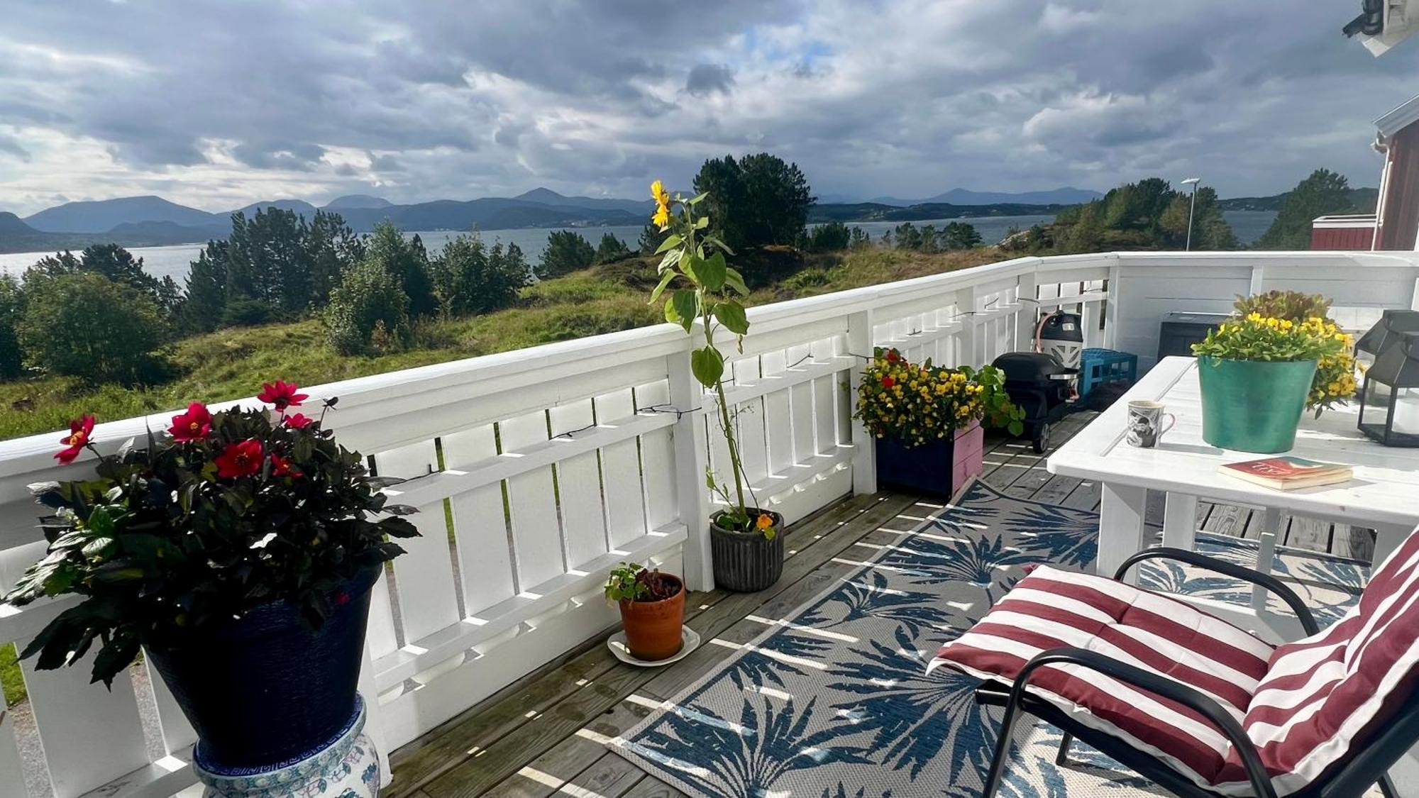Appartement Wake Up To A Beautiful View And Smell Of The Sea à Kristiansund Extérieur photo